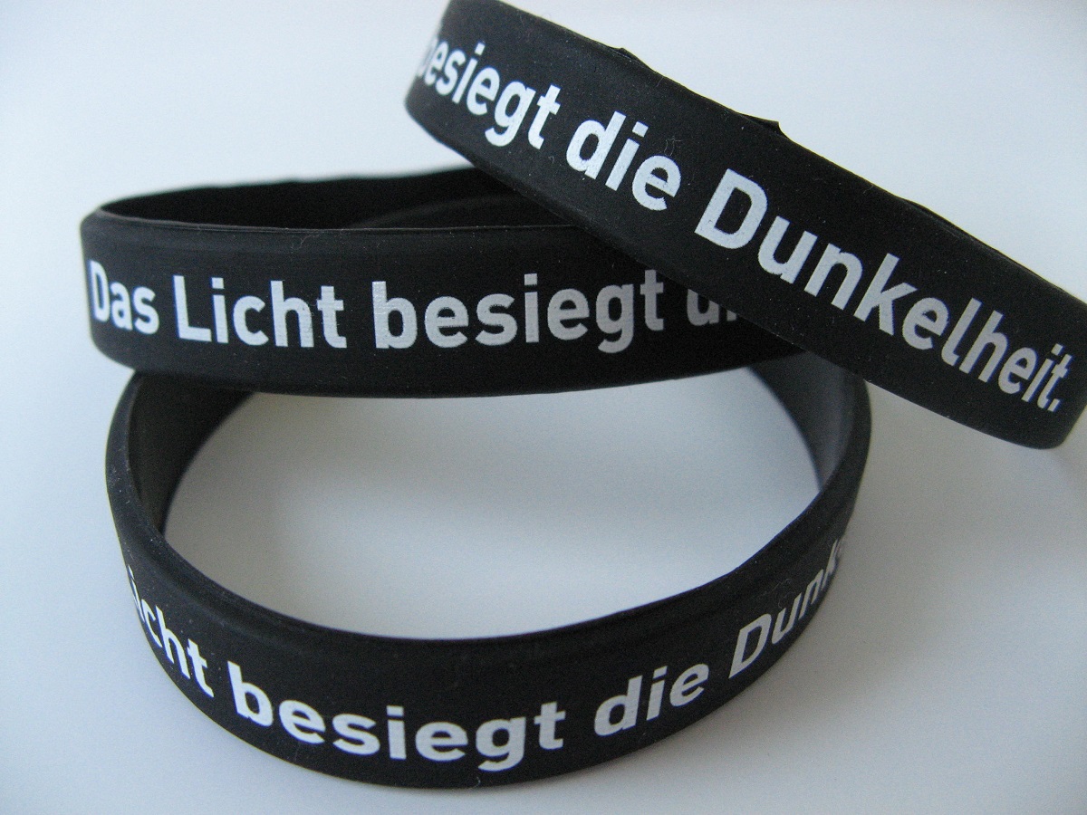 12-500046 Trauerarmband: „Das Licht besiegt die Dunkelheit“ für Kinder